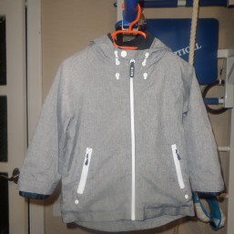 ветровка некст в отличном состоянии на 3-4 года( рост 104)