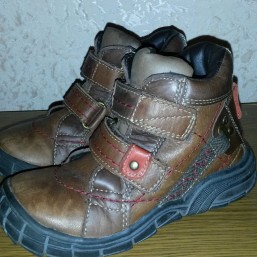 Продам кожаные зимние ботинки 26р.