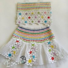 продаю комплект  "РАДУЖНЫЕ РОМАШКИ" (  свяжу на заказ)