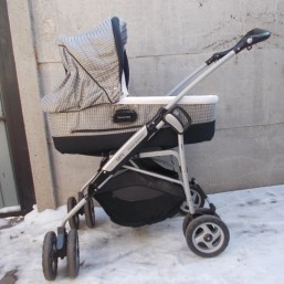 Универсальная коляска Mamas and Papas