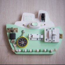 Бизиборд(busy board)/игрушка-тренажер для ребенка.