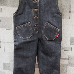 Джинсовый комбинезон на 2,5-3 года