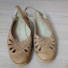 Женские кожаные босоножки, р. 40