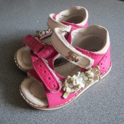 Кожаные босоножки 19 полномер. размер, 12 см!