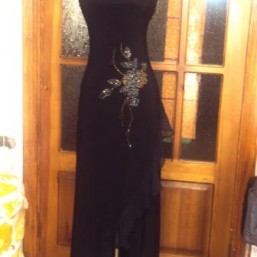 продаю эксклюзивное молодежное нарядное платье черного цвета