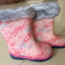 Детские  резиновые сапоги для девочек  Литма с утеплителем.  Размер 26. Длина по стельке 18 см.