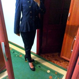 Красивый жакет на пуговицах