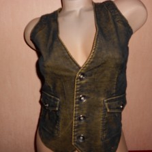 Жилет с микровельвета, размер 12 (наш 42), рост 152 см, бренд Freeze