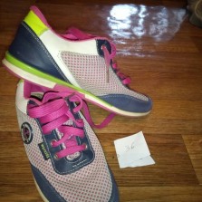 Кроссовки на девочку 