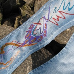 Роспись джинсов