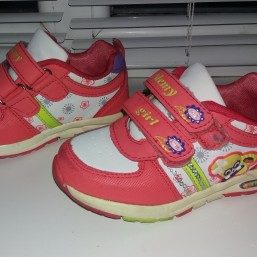 кроссовочки на девочку 