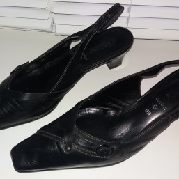 женские туфли. 