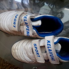 продам кроссовки 28 размера