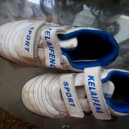 продам кроссовки 28 размера