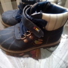 продам ботинки 28 размера