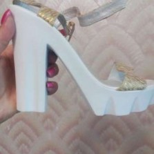 Модные босоножки