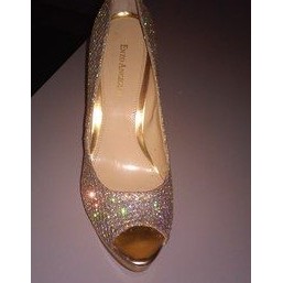 Босоножки нарядные