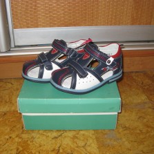 Босоножки новые