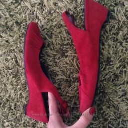 замшевые красные босоножки-38-39р