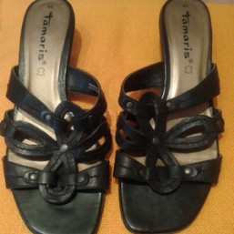 шлепки- кожа-Tamaris -40 р