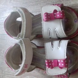 Босоножки 24р.