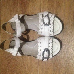 Босоножки на липучках 34 размер стелька 19,5-21см