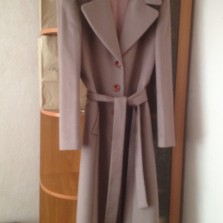 Демисезонное пальто BGN,размер EUR 42 в идеальном состоянии.