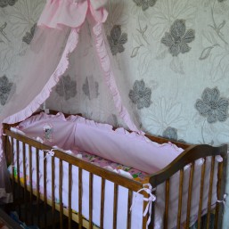 детская кроватка, матрасик комплект постельного самовывоз