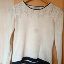 школьный белый свитер на девочку с кружевами