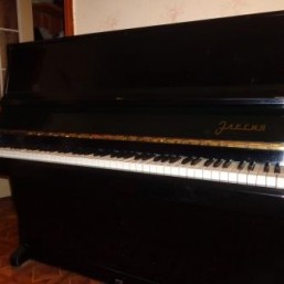 пианино черное Элегия