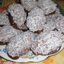 Конфеты "Финик в шоколаде с грецким орехом в кокосовой стружке"