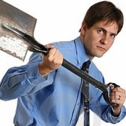 требуется разнорабочий для помощи в частном доме