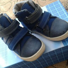 Продам детские сапожки