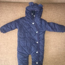 Комбинезон на мальчика в отличном состоянии.