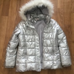 курточка НМ 140р