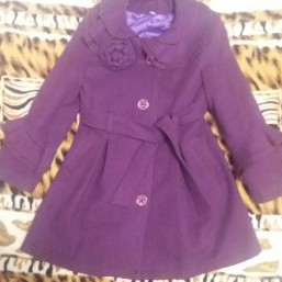 Продам осеннее пальто на девочку