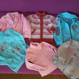 Кофты, свитера, гольфики,туники на 4-6 лет