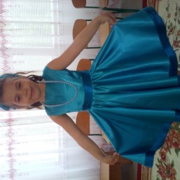 Продам выпуское красивое платье