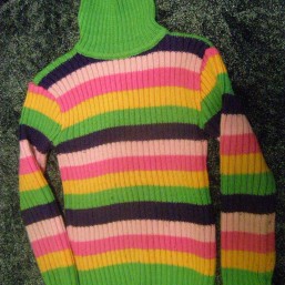 свитер вязанный