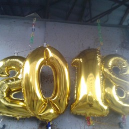Цифры 80см от 0 до 9 золотые и серебрянные ,не надутая ,учим надувать воздухом