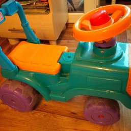 Толокар трактор машинка каталка 