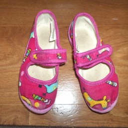 Отдам тапочки по стельке 16,5см