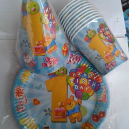 Набор тарелок,стаканов.колпаков по 10шт