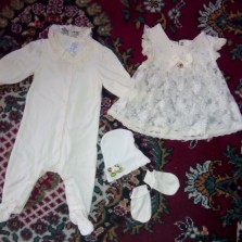 продам костюмчик на выписку