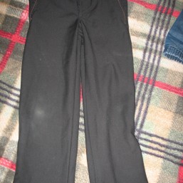 Продам черные школьные брюки 