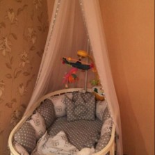 Продам постельный набор на детскую круглую кроватку