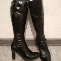 Кожаные демисезонные сапоги 35-36р.