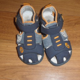 Босоножки на мальчика 21-22 размер