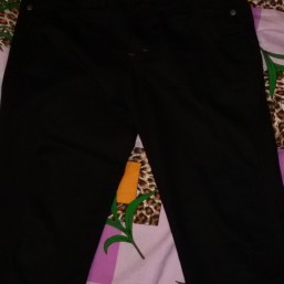 Тонкие джинсы вместо брюк в школу