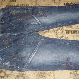  зауженые джинсы р 30